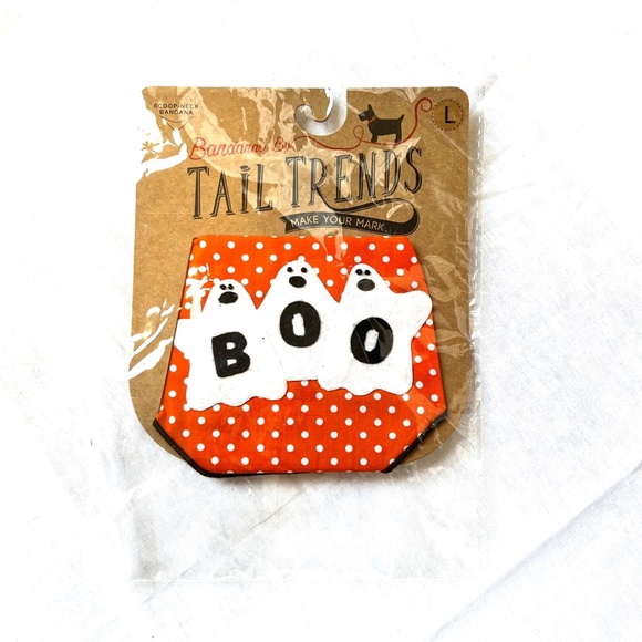 🟡 Add 2 Dog Items to your bundle for $15 | Large Dog Bandana Ghost Design - Picture 2 of 6